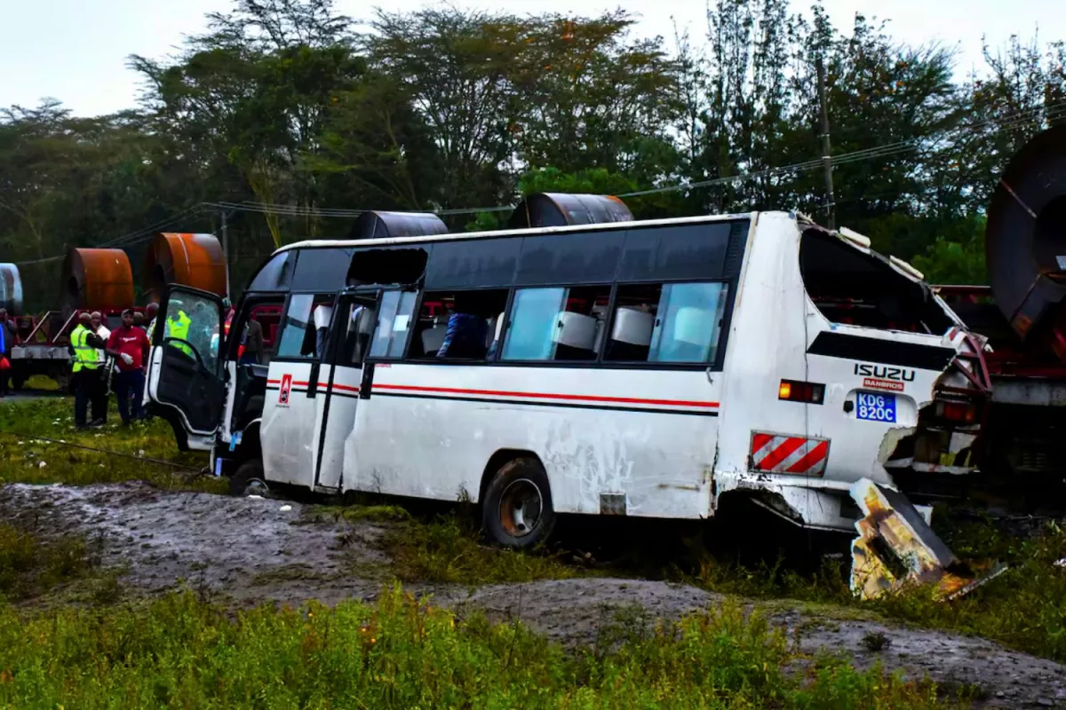 Un train et bus entrent en collision au centre du Kenya, au moins 4 morts.