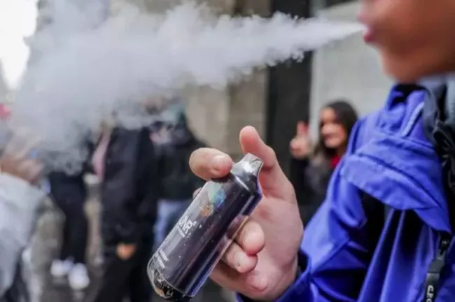L’explosion des « puffs » chez les jeunes : une étude révèle des chiffres alarmants.