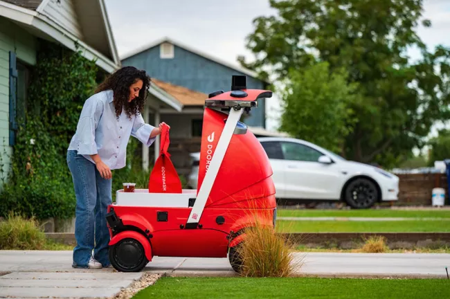 Quand les robots-livreurs transforment les rues américaines en laboratoire insolite de l’innovation food-tech.