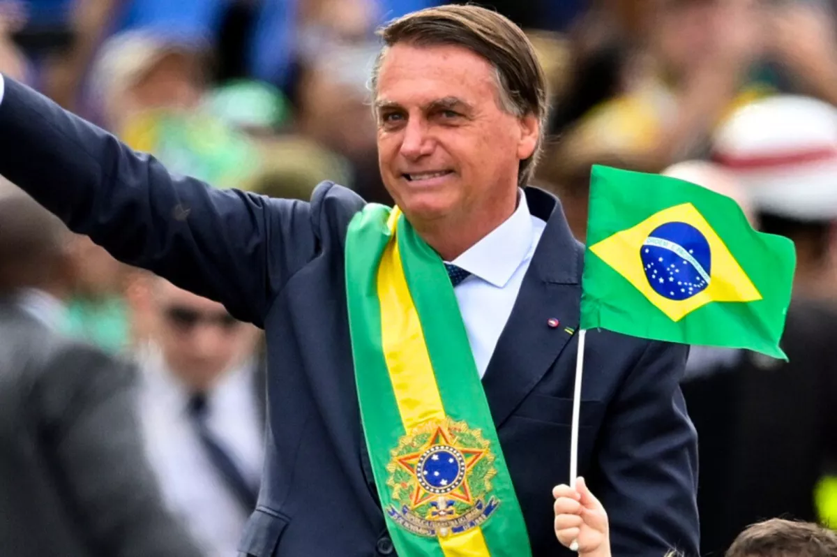 Condamnation historique de Jair Bolsonaro à 27 ans de prison pour tentative de coup d’État.