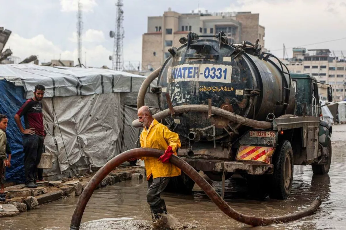 Gaza : de fortes pluies inondent les tentes et abris, aggravant la situation des déplacés.