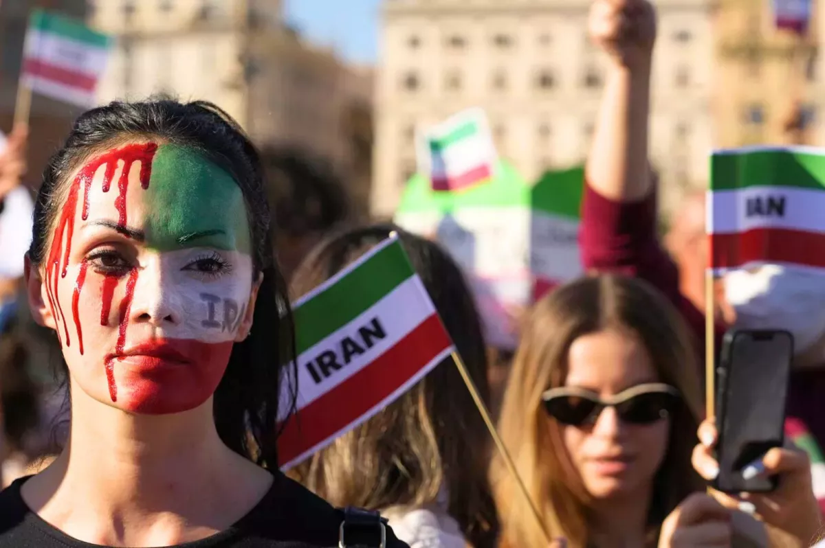Des manifestations se multiplient en Iran malgré la répression des autorités et les restrictions imposées.