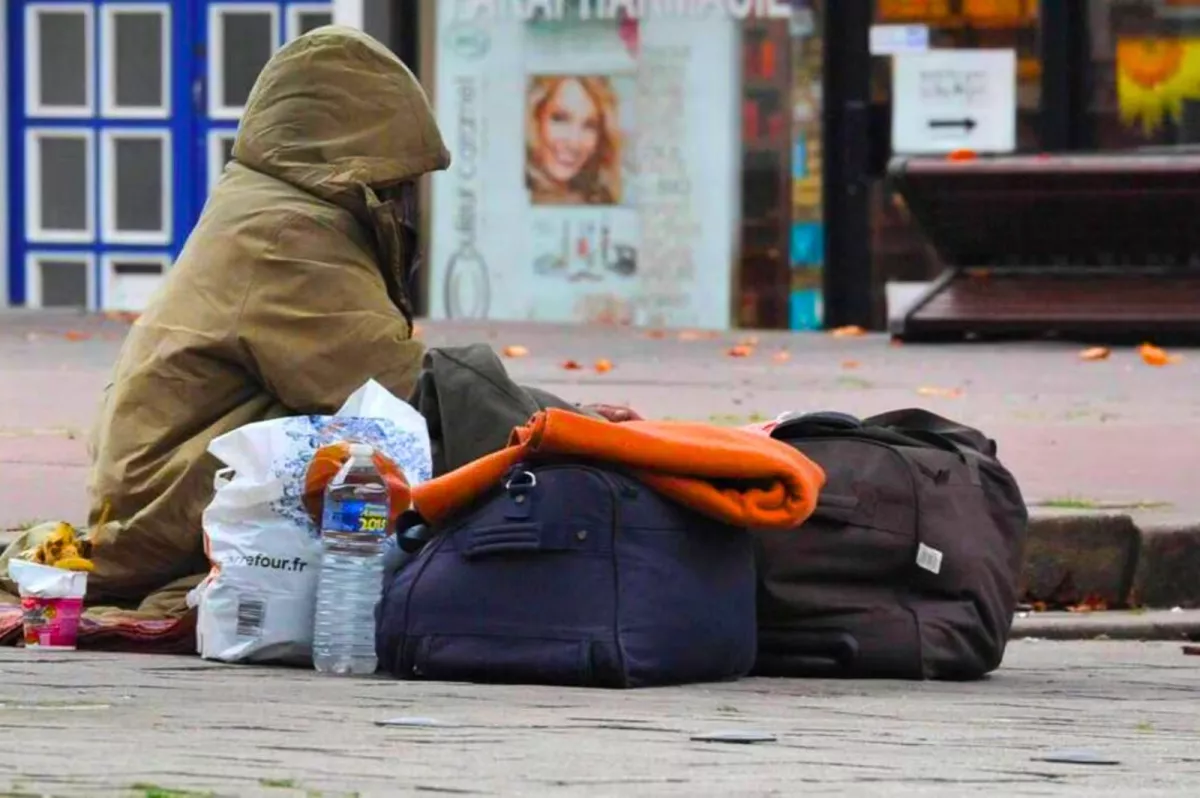 Crise du sans-abrisme en France : 900 personnes sans domicile fixe décédées en 2024.