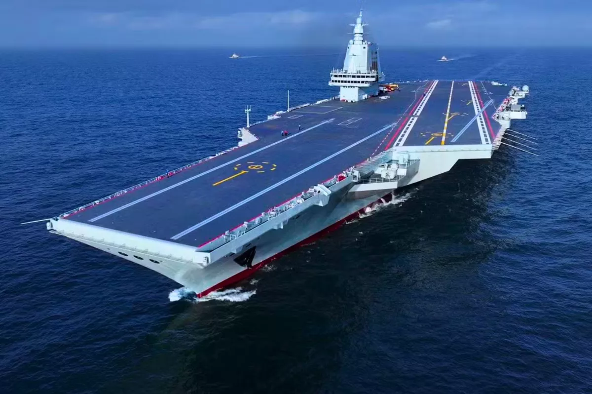 La Chine franchit une étape majeure avec son porte-avions Fujian et ses catapultes électromagnétiques.