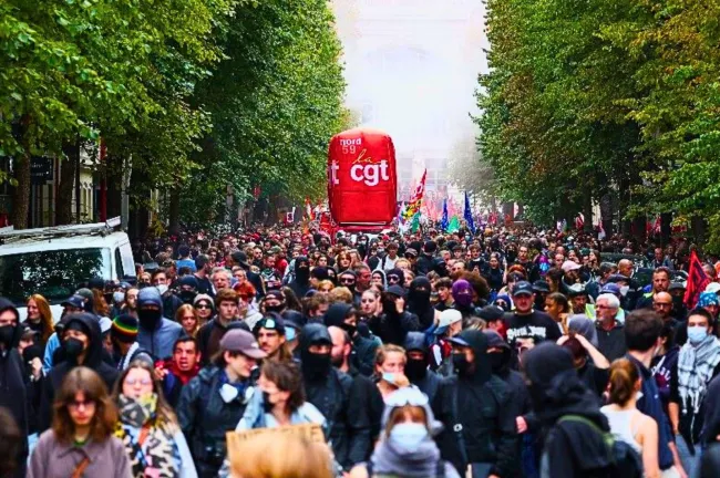 La France en ébullition : plus d’un million de manifestants secouent tout le pays !