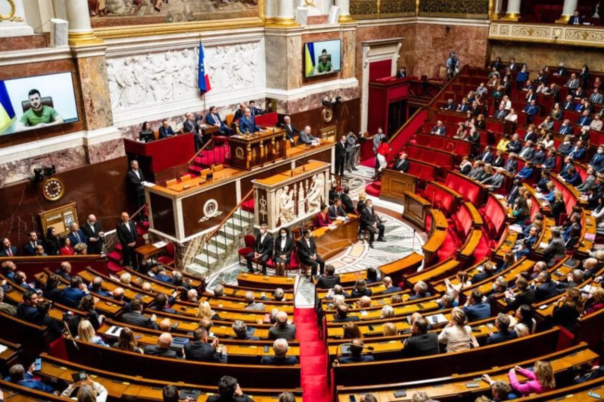 Les Français travailleront 12 heures de plus par an : ce qu’il faut savoir sur l’amendement adopté.