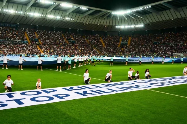 « Arrêtez de tuer les enfants » : le message clair et net de l’UEFA avant la SuperCoupe.