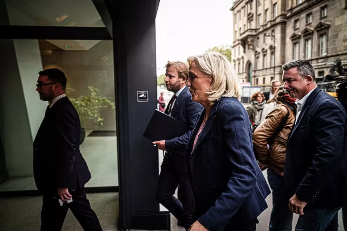 Implosion des Alliances, le champ politique français face à une crise sans précédent.