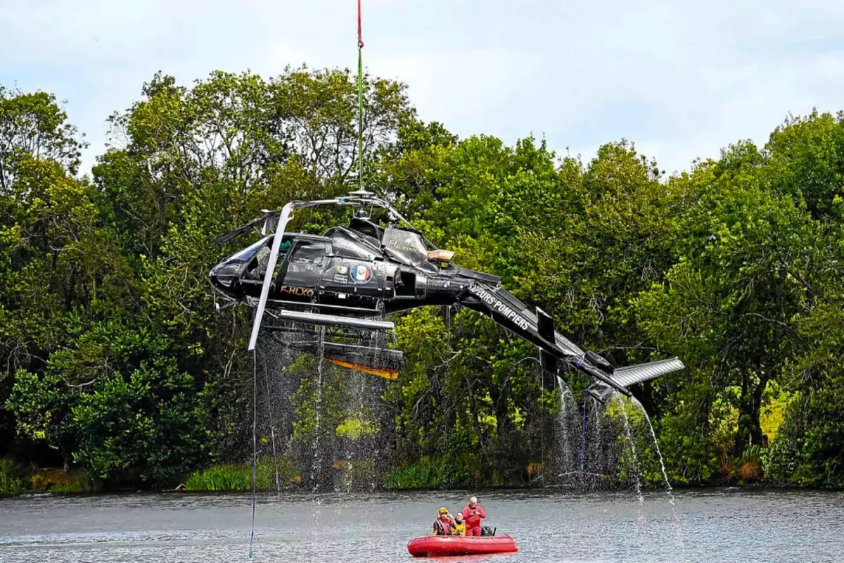 Crash de l’hélicoptère bombardier d’eau à Rosporden : récupération de l’appareil et ouverture d’enquêtes.