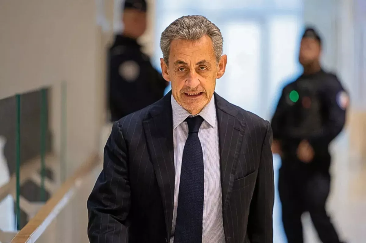 Sarkozy condamné à 5 ans de prison pour association de malfaiteurs dans le dossier du financement libyen.