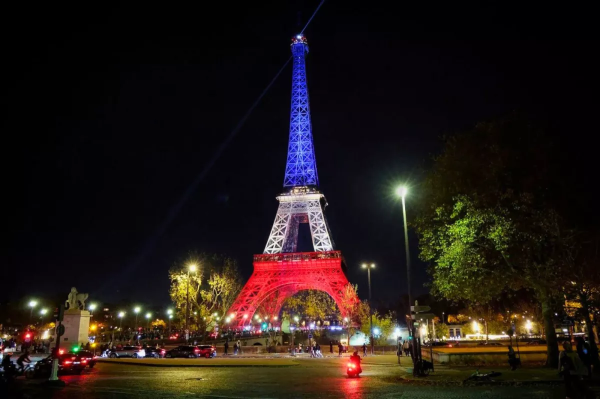Hommages nationaux et cérémonies du 13 novembre : mémoire, victimes et résilience en France.