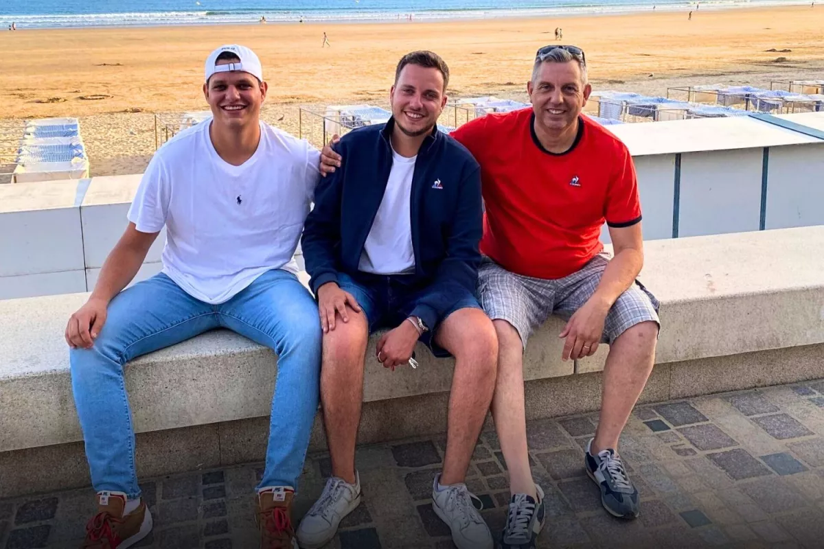 Leur père se suicide, les 2 fils portent plainte contre son employeur pour homicide involontaire.