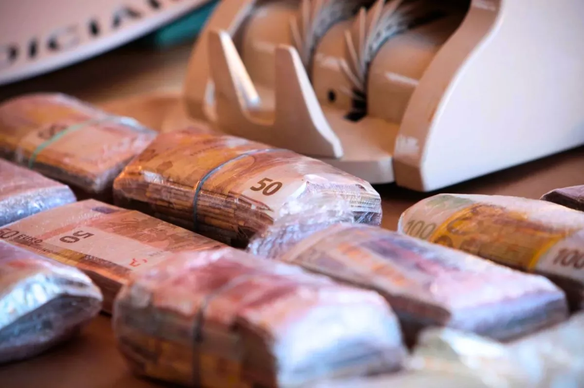 L’économie souterraine du narcotrafic : un empire invisible de la mondialisation.