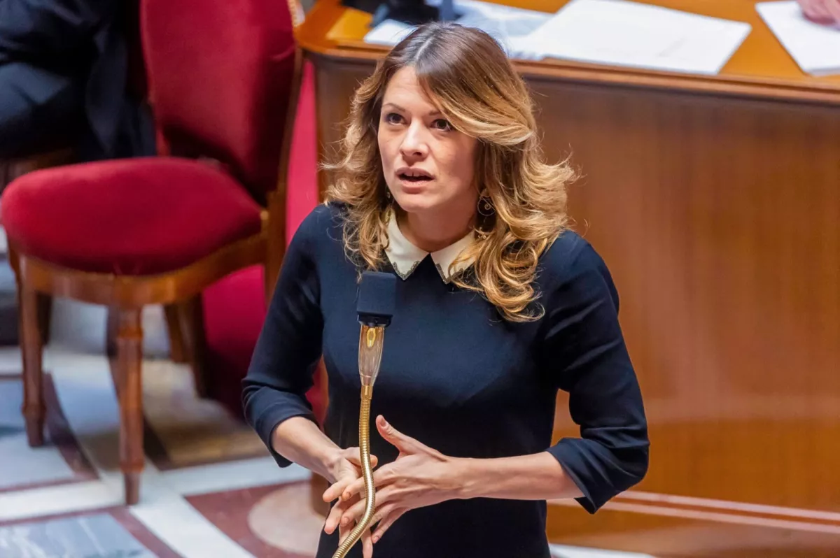 À peine nommé, le gouvernement Lecornu II déjà menacé decensure dès cette semaine.