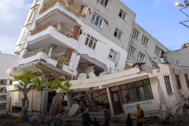 Puissant séisme de magnitude 8,7 au large de la Russie : alerte au tsunami dans tout le Pacifique.
