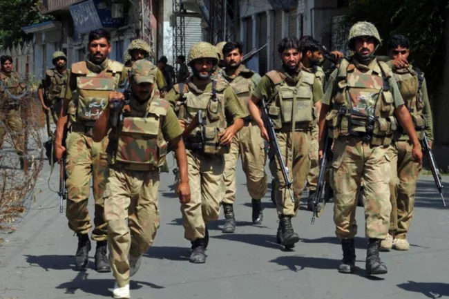 Pakistan : neuf soldats tués par des terroristes dans une attaque au Baloutchistan.
