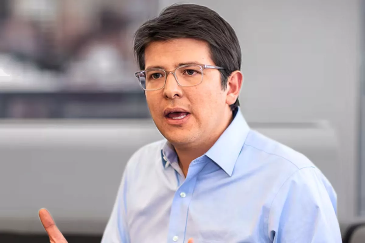 Miguel Uribe, candidat à la présidentielle en Colombie, est mort à l’hôpital après avoir été touché à la tête lors d’une fusillade.