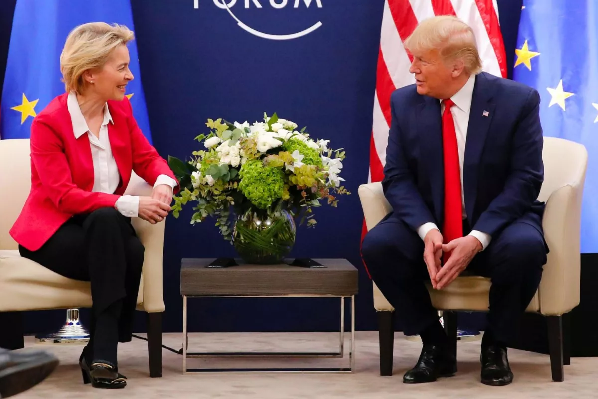 Droits de douane : après un accord commercial entre Trump et l’Union Européenne, Bruxelles suspends sa riposte contre les États-Unis.