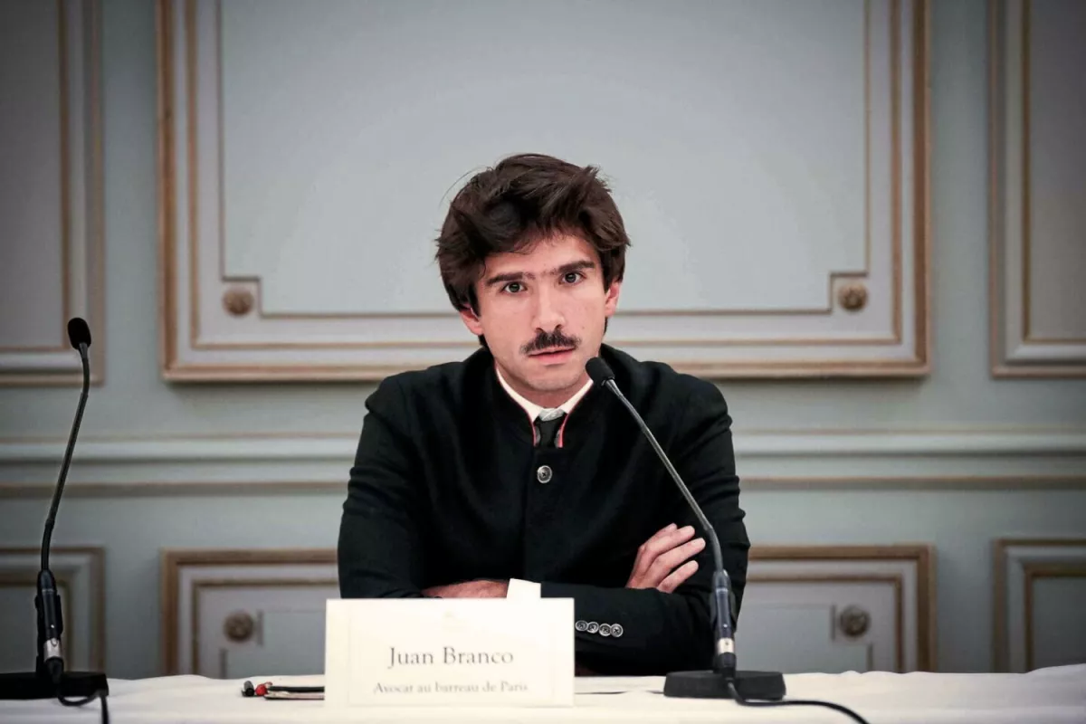 Si la démocratie n’est que l’addition des votes, alors elle peut légitimer n’importe quelle domination, pourvu qu’elle soit validée par la majorité -  Juan Branco : Le contre-pouvoir. 
