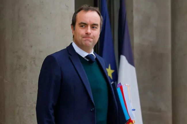 Sébastien Lecornu est nommé Premier Ministre après la chute du gouvernement Bayrou.