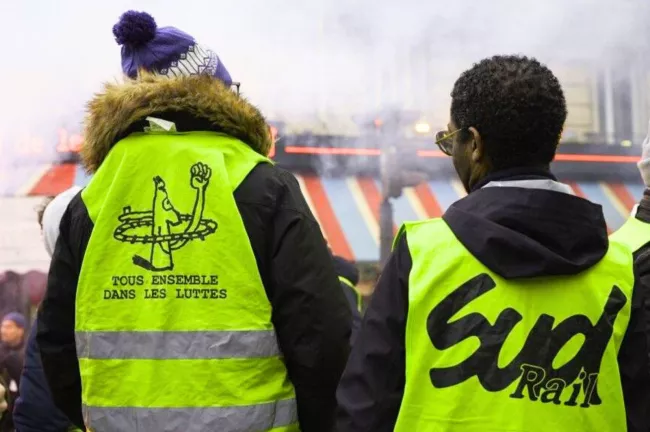 SUD-Rail déclenche une grève illimitée pour paralyser l’économie et mettre la pression.