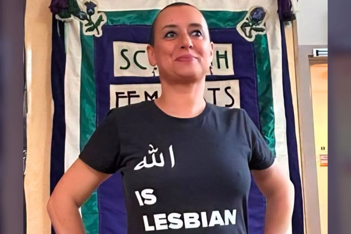« Allah is lesbian » : arrestation au Maroc d’une militante féministe pour un t-shirt jugé blasphématoire.
