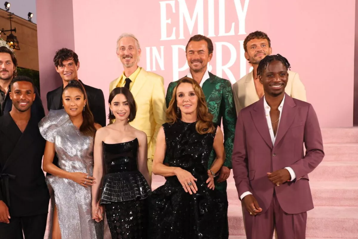 Décès de Diego Borella, 47 ans et assistant réalisateur, pendant le tournage d’« Emily in Paris ».