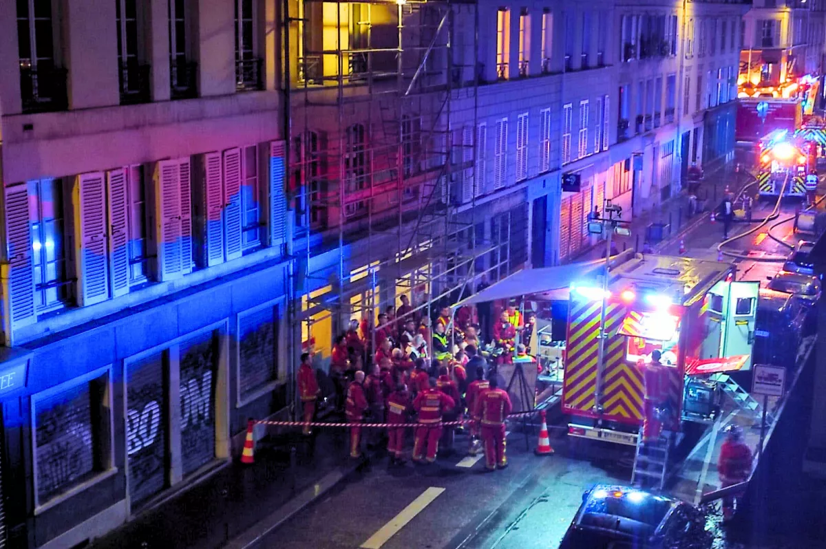 Paris : un anniversaire vire au drame quand le plancher s’effondre, 20 blessés dont 1 grave.