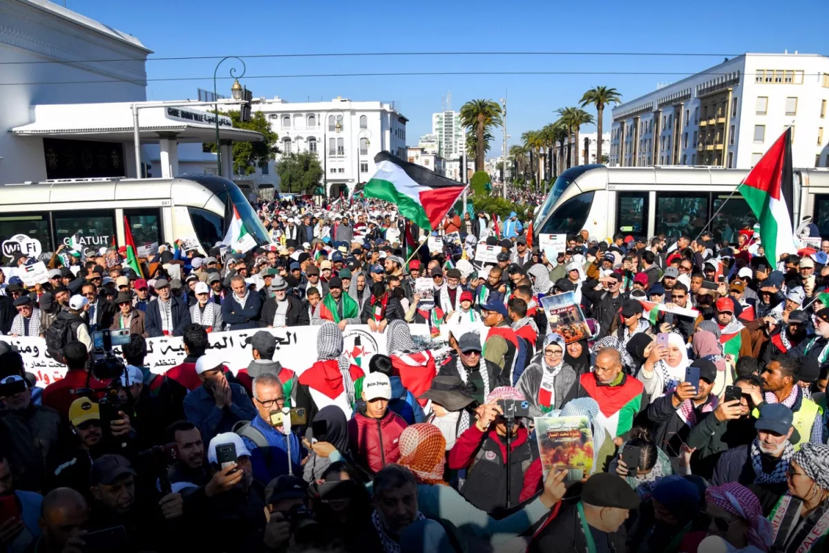Maroc : des dizaines de milliers de personnes manifestent contre la situation insoutenable à Gaza.