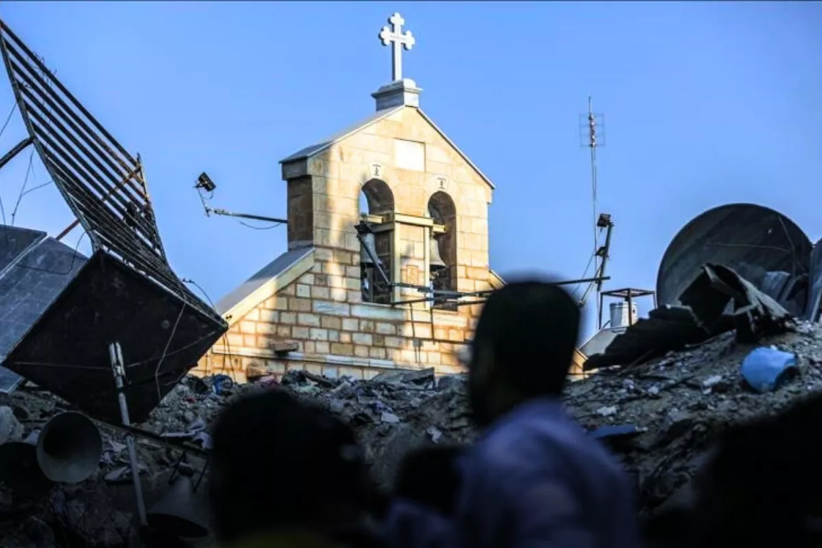 Gaza : une église catholique frappée par Israël, 2 morts  et plusieurs blessés dont le curé de la paroisse est blessé.