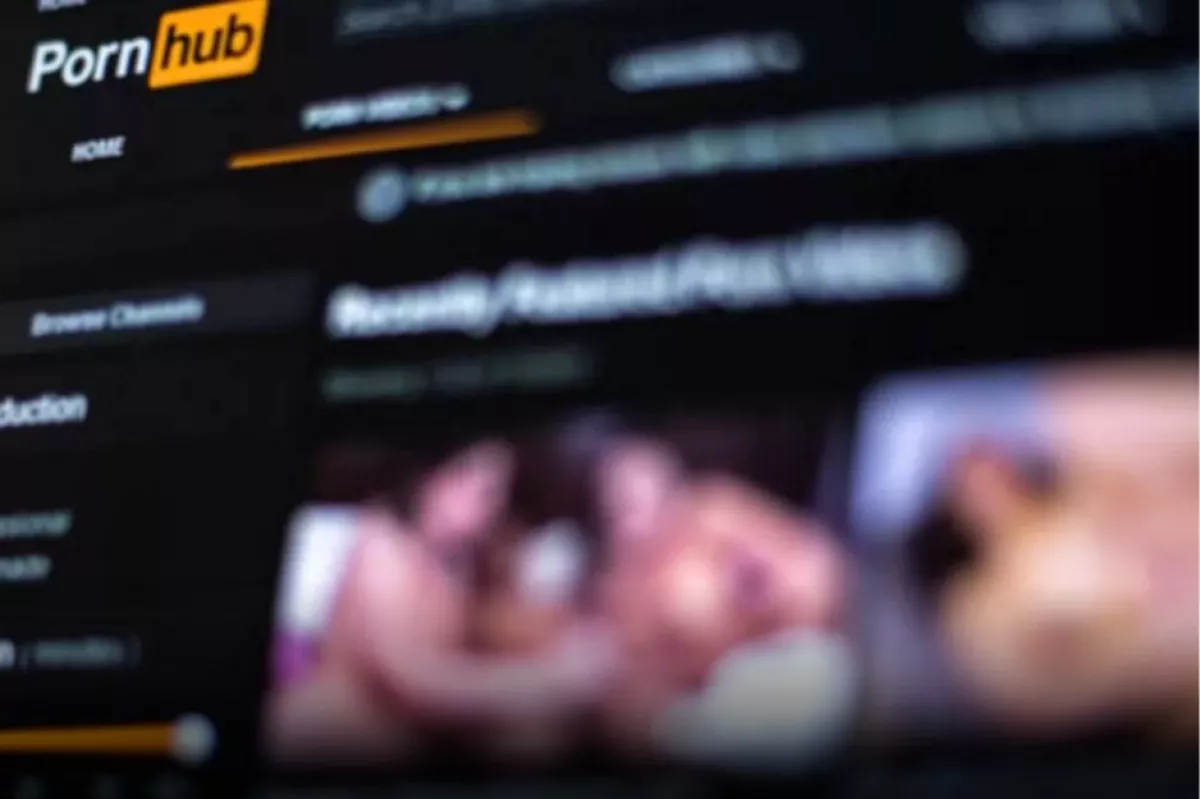 L’État va contester la suspension de l’arrêté sur la vérification de l’âge des sites pornographiques