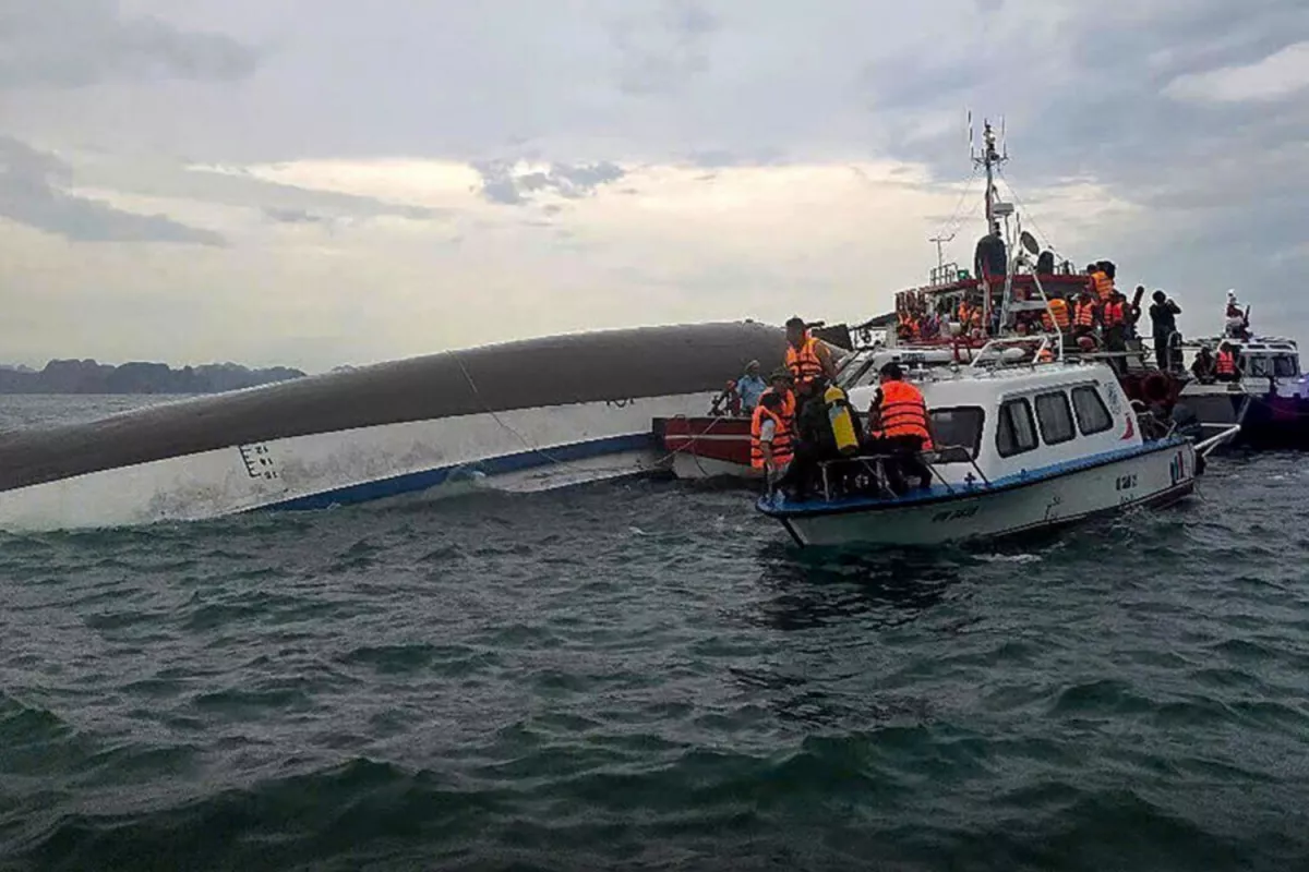 Drame en baie d’Along : au moins 34 morts dans le naufrage d’un bateau touristique au Vietnam.