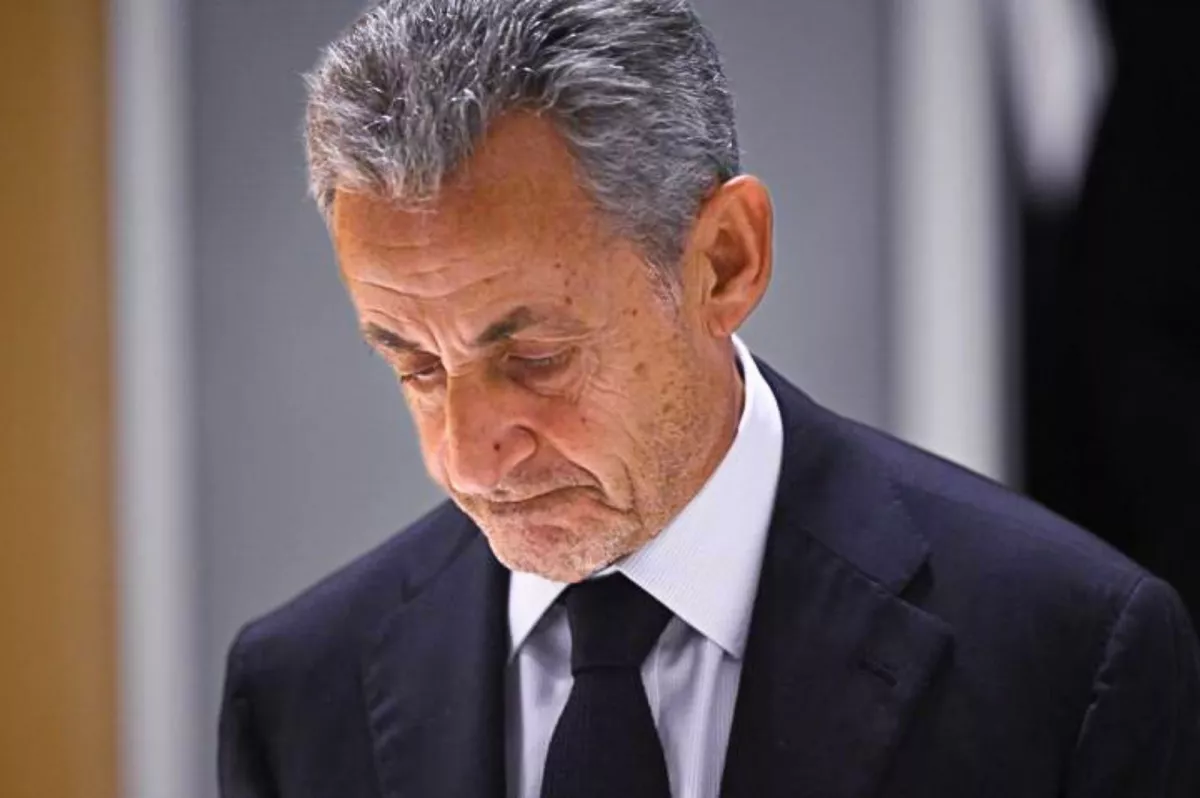 Emmanuel Macron et sa rencontre avec Nicolas Sarkozy avant son incarcération : un geste « humain ».