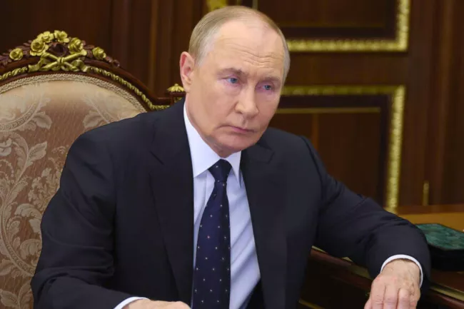 L’entourage qui accompagnera Vladimir Poutine est arrivé, voici sa délégation.
