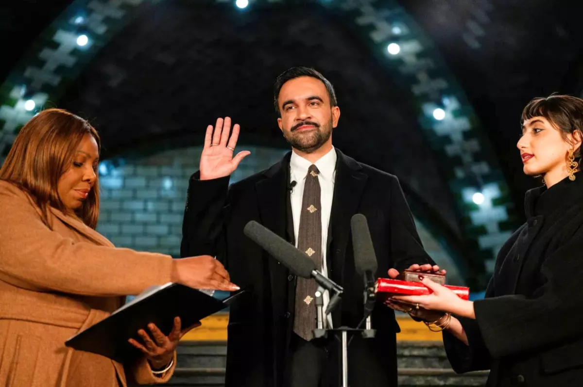 Une première historique : le 112e maire de New York prête serment sur le Coran, un geste symbolique !