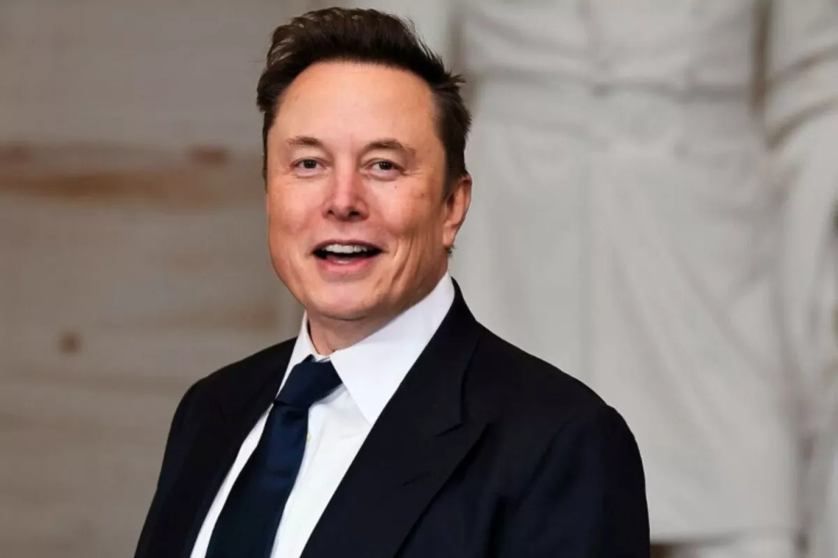 Elon Musk attaque Apple et OpenAI en justice pour entente anticoncurrentielle.