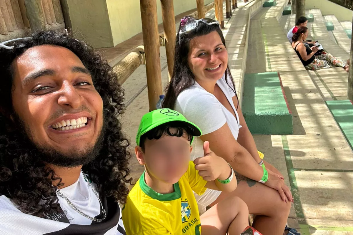 Ils voulaient voyager et profiter, leurs vacances tournent au drame. Matthew, 5 ans, rescapé de l’aéroport d’Alicante.